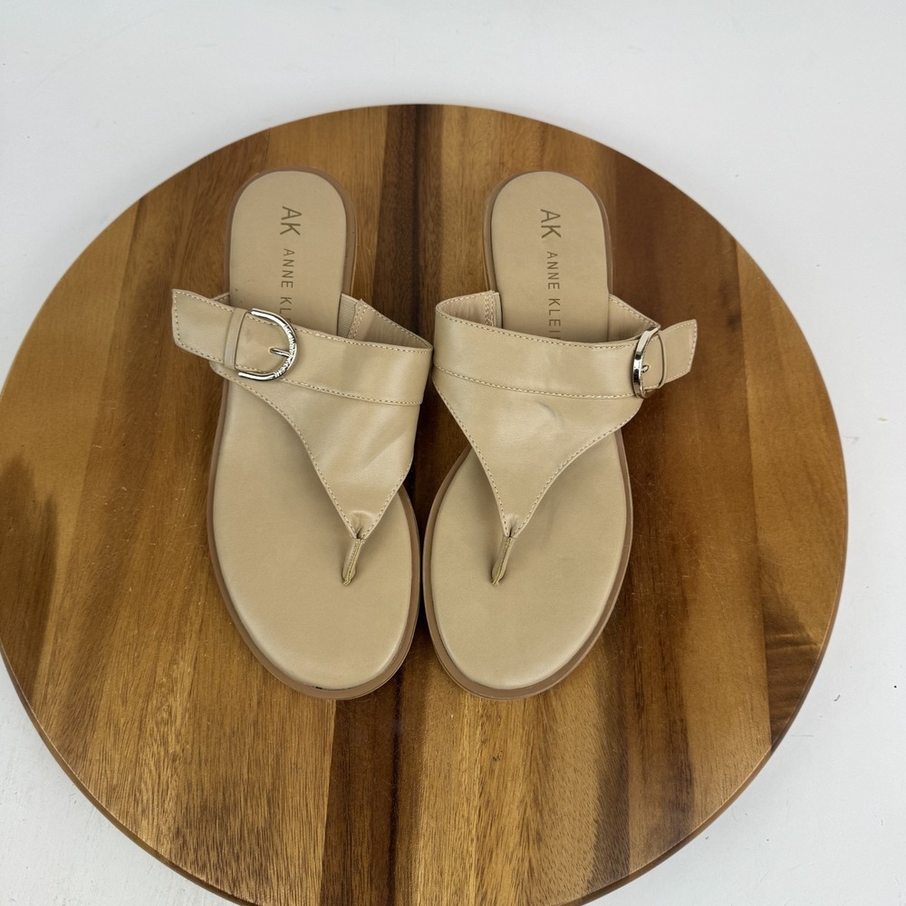 New Womens Anne Klein Tamsen Beige Faux Leather‎ Thong Heeled Sandals Size 10 M